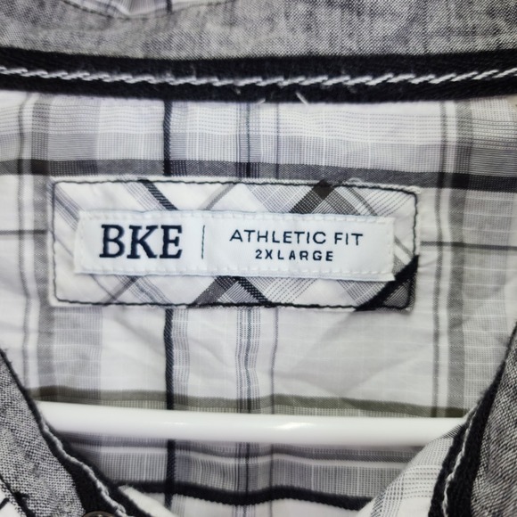 BKE Athletic Fit Short Sleeve Plaid Button Up Shirt White Black Mens 2XL - Picture 3 of 8